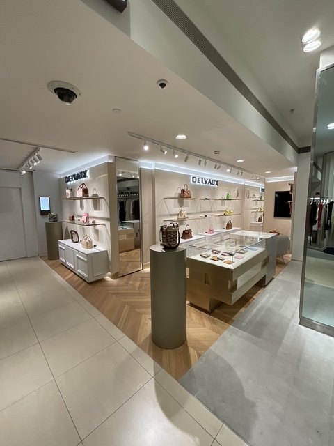 Delvaux — Harrods — Central display island with glass vitrine